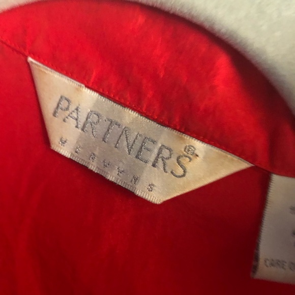 1990s Partners by Mervyn’s Washable Silk Top- 832 $35 or $30 w/offer - Picture 2 of 4